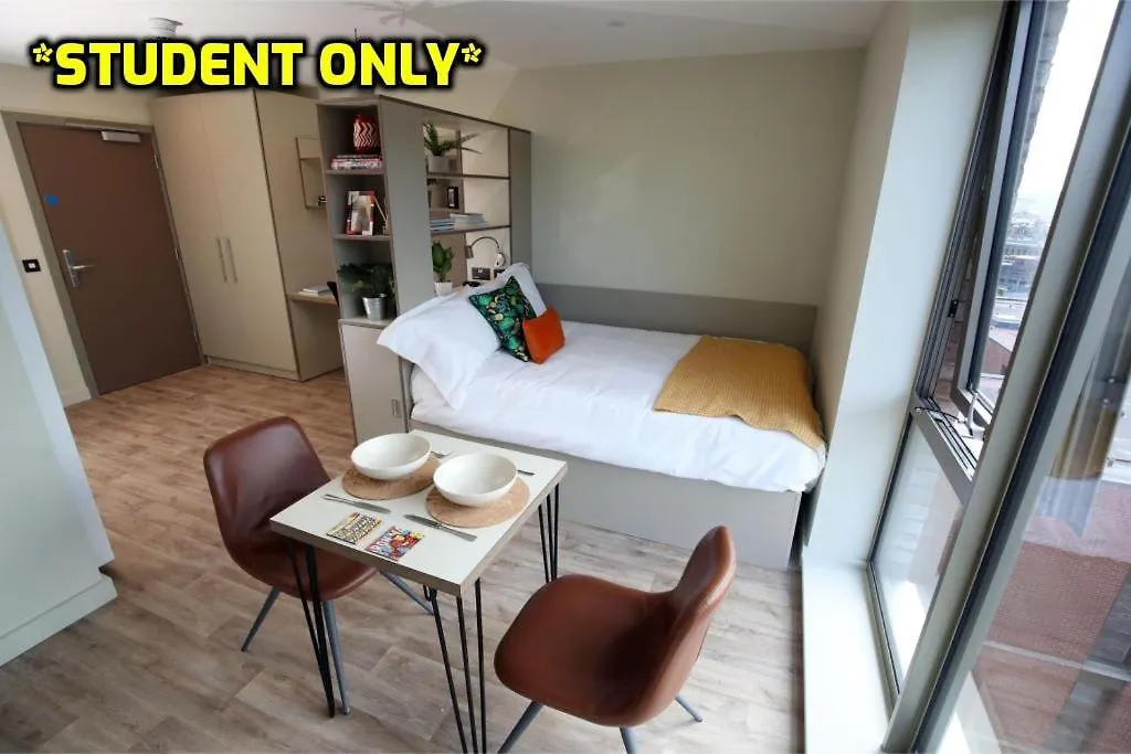 Student Only Zeni Studios In Belfast Royaume-Uni