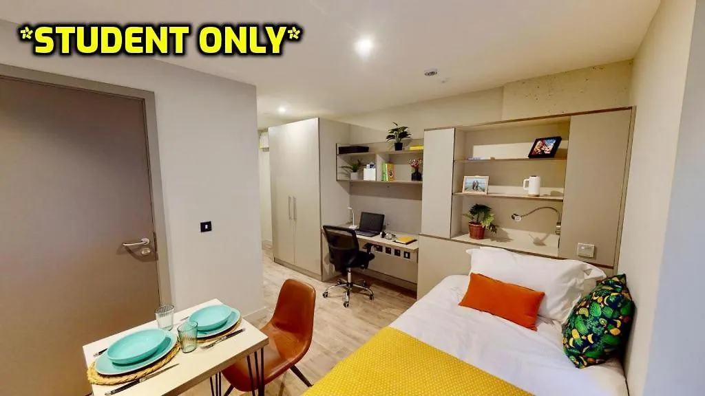 Student Only Zeni Studios In Belfast 0*,
